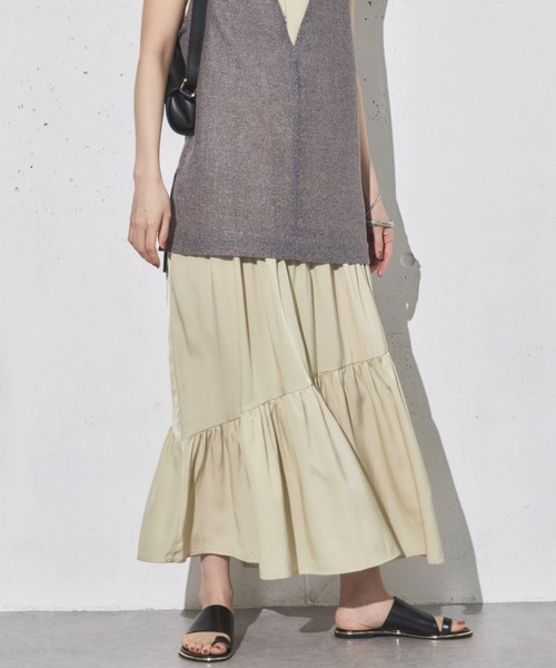 Doux archives（ドゥアルシーヴ）の「ゴールドピーストングフラットサンダル（サンダル・レディース・ブラック/シルバー・24.5/23.5）」の15枚目の写真