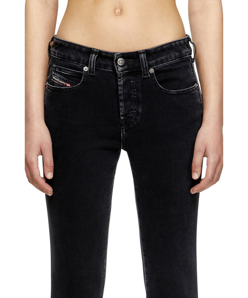 DIESEL(ディーゼル)の「ウィメンズ デニムパンツ SLIM 1992 D-JIANN L.32(デニムパンツ・レディース・ブラック・28inch/24inch/23inch/26inch/25inch/27inch/29inch/30inch)」の3枚目の写真