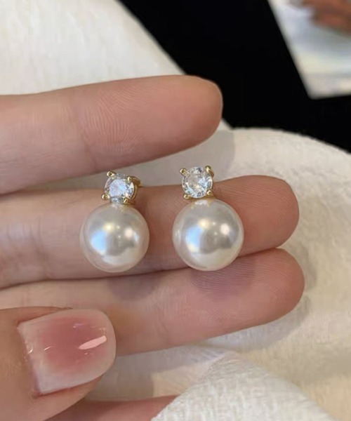 【TOTEME】フェイク パール スタッド ピアス 楽天市場】ピアス レディース フェイクパール 真珠 チタンポスト