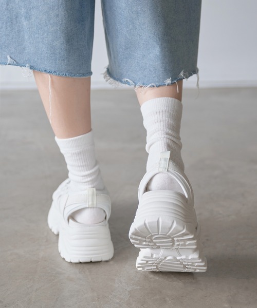 UNE MANSION（ユヌマンション）の「【身長アップ6㎝厚底インソール】アウトドアゴフコアラッキング厚底スニーカーサンダル（サンダル・レディース・ホワイト/ブラック・23cm/24cm/25cm）」の8枚目の写真