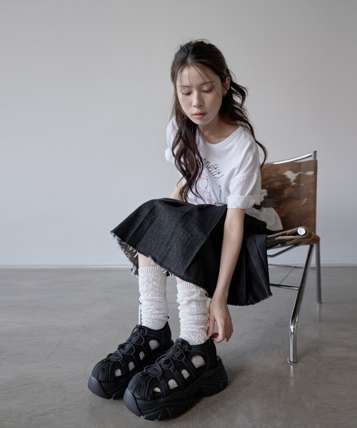 UNE MANSION（ユヌマンション）の「【身長アップ6㎝厚底インソール】アウトドアゴフコアラッキング厚底スニーカーサンダル（サンダル・レディース・ホワイト/ブラック・23cm/24cm/25cm）」の9枚目の写真