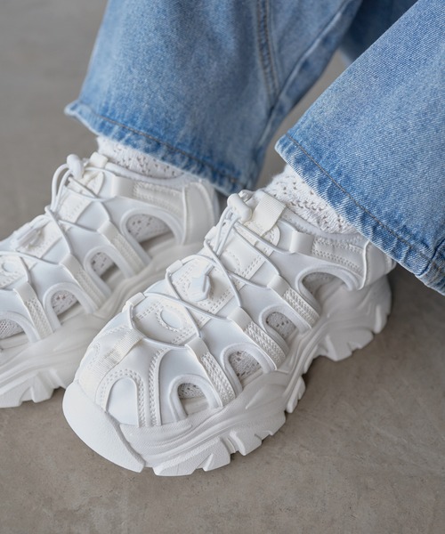 UNE MANSION（ユヌマンション）の「【身長アップ6㎝厚底インソール】アウトドアゴフコアラッキング厚底スニーカーサンダル（サンダル・レディース・ホワイト/ブラック・23cm/24cm/25cm）」の15枚目の写真