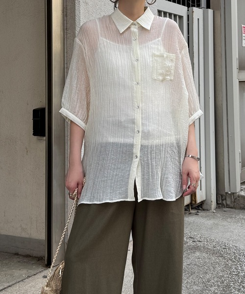 LBC（エルビーシー）の「楊柳5分袖シアーシャツ（シャツ/ブラウス・レディース・ホワイト/チャコールグレー/ブラック/マスタード/ブルー・M）」の2枚目の写真