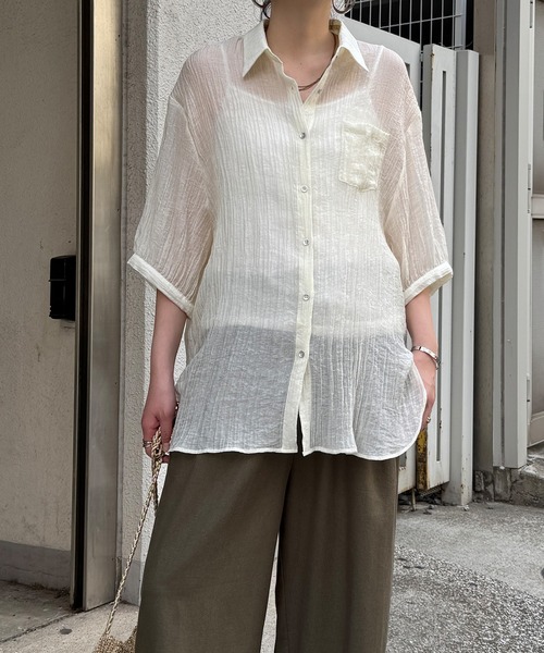 LBC（エルビーシー）の「楊柳5分袖シアーシャツ（シャツ/ブラウス・レディース・ホワイト/チャコールグレー/ブラック/マスタード/ブルー・M）」の6枚目の写真