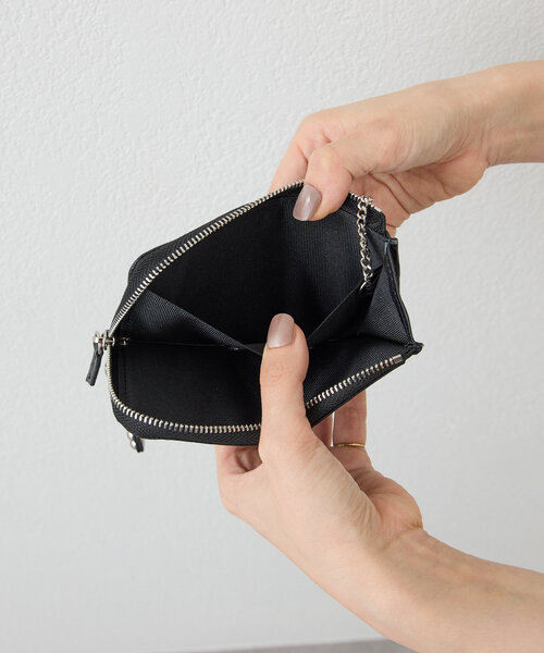 イアパピヨネ　本革スタッズフラグメントケース ear PAPILLONNER（イアパピヨネ）の「【インフルエンサーほし