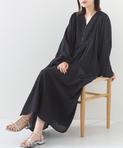 OMNES（オムネス）の「コットンドビーシャーリングワンピース（ワンピース・レディース・モカ/ブラック/アイボリー/カーキ・FREE）」の9枚目の写真