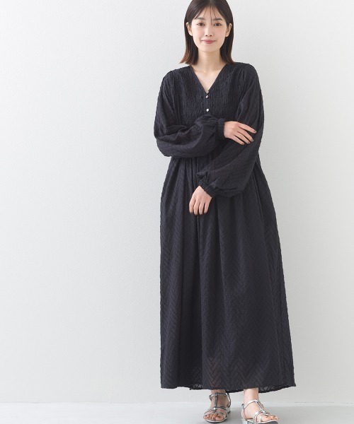 OMNES（オムネス）の「コットンドビーシャーリングワンピース（ワンピース・レディース・モカ/ブラック/アイボリー/カーキ・FREE）」の13枚目の写真