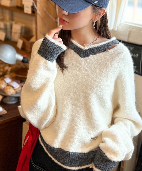 mily bilet(ミウィビレット)の「【mily bilet】上品に、可愛く。大人の抜け感を演出する。スリット見せロゴプレート使い配色Vネックニットプルオーバー(長袖)(ニット/セーター・レディース・ブラウン/アイボリー/チャコールグレー・LARGE/MEDIUM/SMALL/X-LARGE)」の17枚目の写真
