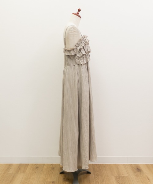 CLETTE(クレット)の「レイヤードフリルキャミワンピース(ワンピース・レディース・ブラック/ベージュ/チャコールグレー・4L/3L/LL)」の16枚目の写真