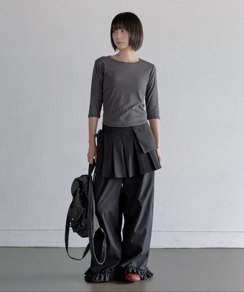 UNE MANSION（ユヌマンション）の「取り外し可能ユニークポケットラップスカート＆ワイドフリルスラックスセットパンツ（その他パンツ・レディース・ブラック/チャコールグレー・FREE）」の5枚目の写真