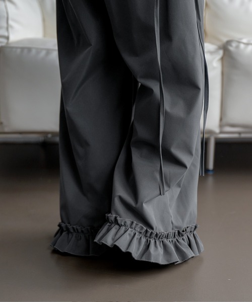 UNE MANSION（ユヌマンション）の「取り外し可能ユニークポケットラップスカート＆ワイドフリルスラックスセットパンツ（その他パンツ・レディース・ブラック/チャコールグレー・FREE）」の11枚目の写真