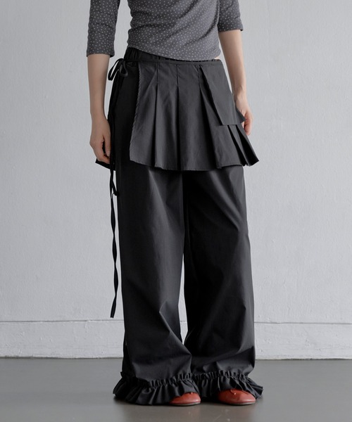 UNE MANSION（ユヌマンション）の「取り外し可能ユニークポケットラップスカート＆ワイドフリルスラックスセットパンツ（その他パンツ・レディース・ブラック/チャコールグレー・FREE）」の15枚目の写真