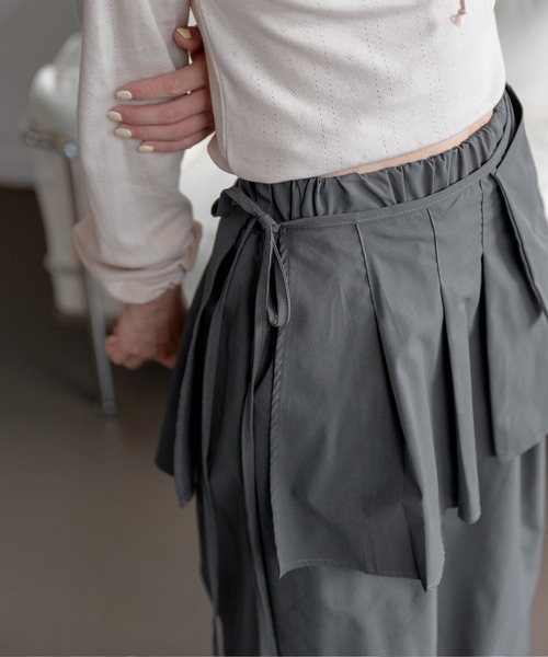 UNE MANSION（ユヌマンション）の「取り外し可能ユニークポケットラップスカート＆ワイドフリルスラックスセットパンツ（その他パンツ・レディース・ブラック/チャコールグレー・FREE）」の16枚目の写真