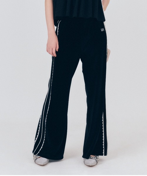 FURFUR（ファーファー）の「サイドレースベロアトラックパンツ（その他パンツ・レディース・レッド/ピンク/ブラック・F）」の2枚目の写真