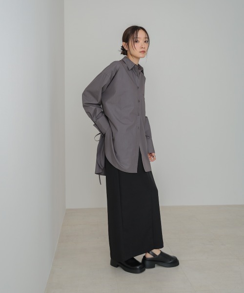Bab(バブ)の「ロングシャツブラウス(シャツ/ブラウス・レディース・オフホワイト/チャコールグレー/ブラウン・M)」の18枚目の写真