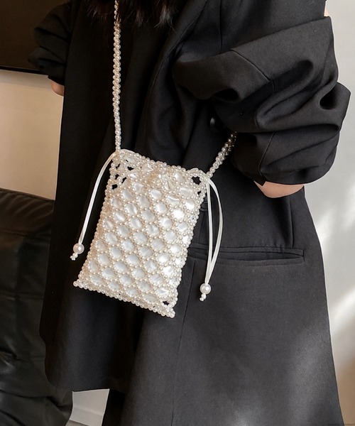 VIBGYOR(ヴィブジョー)の「Mignonjour/パールビーズミニショルダー M2811(ショルダーバッグ・レディース・ブラック/ホワイト/ホワイト系1/ブラック系1・FREE)」の3枚目の写真