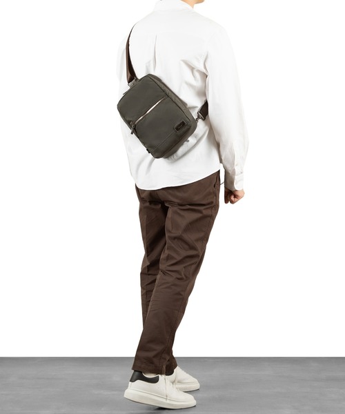 セール】ボディバッグ バネオ 7L 68832（ショルダーバッグ）｜Arcapel