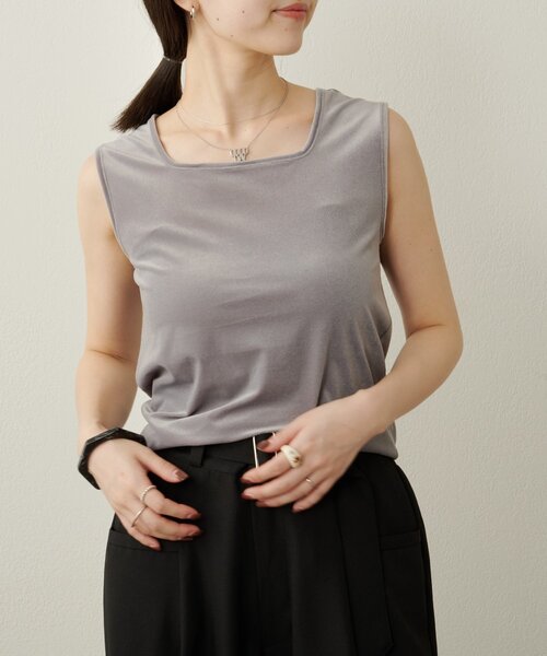Omekashi(オメカシ)の「シアーベロアタンクトップ(タンクトップ・レディース・オフホワイト/チャコールグレー/ブラック・FREE)」の4枚目の写真