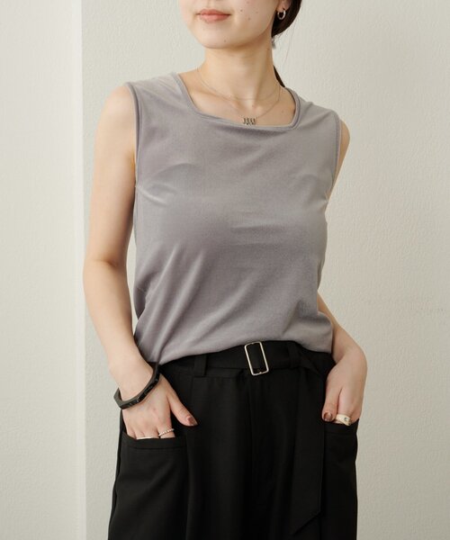 Omekashi(オメカシ)の「シアーベロアタンクトップ(タンクトップ・レディース・オフホワイト/チャコールグレー/ブラック・FREE)」の5枚目の写真