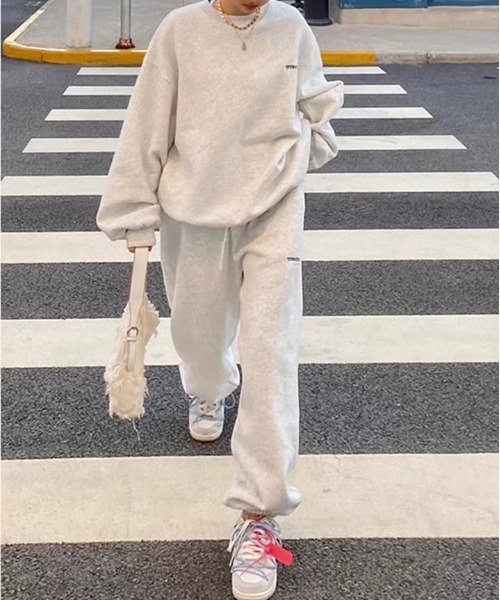SHEPP（シープ）の「《26AW新色追加予定》裏起毛 ワンポイント スウェット セットアップ ルームウェア（スウェット・レディース・ブラック/ホワイト・L/M）」の3枚目の写真