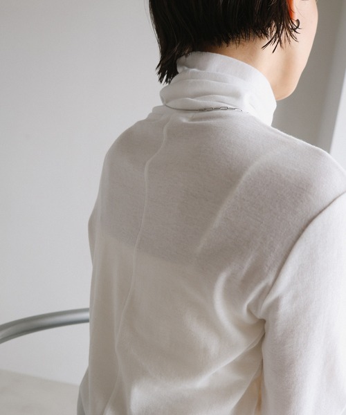 evernavy(エバーネイビー)の「ソフトフライス 長袖 Tシャツ《タートルネック 》(Tシャツ/カットソー・レディース・ブラック/杢グレー/チョコ/オフホワイト・S/M)」の12枚目の写真
