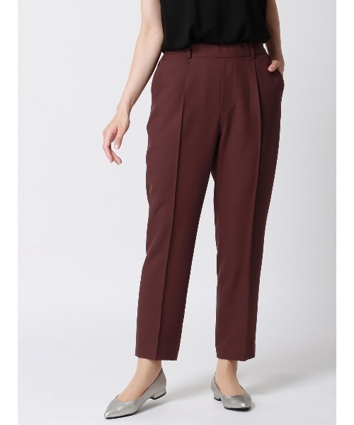 SUIT SQUARE（スーツスクエア）の「CHANTOWA ピンタックテーパードパンツ ウォッシャブル ストレッチツイル 無地（スラックス・レディース・ベージュ系/ブラック系/カーキ系/パープル系・42(13号)/36(7号)/38(9号)/40(11号)）」の4枚目の写真