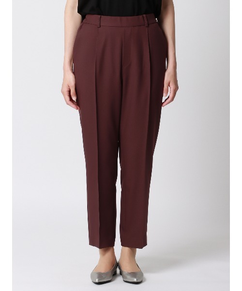 SUIT SQUARE（スーツスクエア）の「CHANTOWA ピンタックテーパードパンツ ウォッシャブル ストレッチツイル 無地（スラックス・レディース・ベージュ系/ブラック系/カーキ系/パープル系・42(13号)/36(7号)/38(9号)/40(11号)）」の5枚目の写真