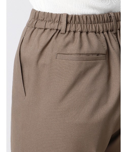 SUIT SQUARE（スーツスクエア）の「CHANTOWA ピンタックテーパードパンツ ウォッシャブル ストレッチツイル 無地（スラックス・レディース・ベージュ系/ブラック系/カーキ系/パープル系・42(13号)/36(7号)/38(9号)/40(11号)）」の18枚目の写真