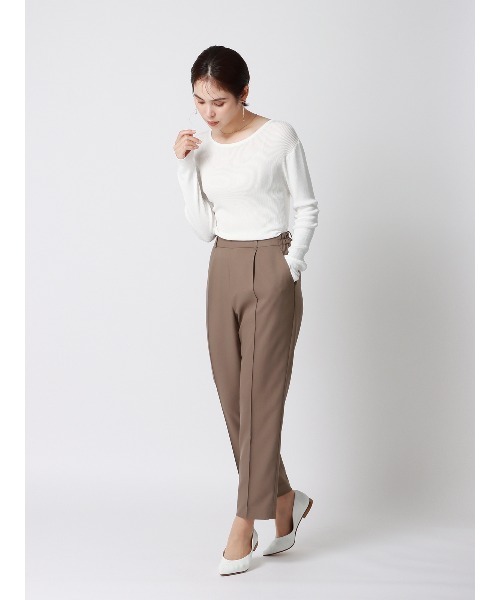 SUIT SQUARE（スーツスクエア）の「CHANTOWA ピンタックテーパードパンツ ウォッシャブル ストレッチツイル 無地（スラックス・レディース・ベージュ系/ブラック系/カーキ系/パープル系・42(13号)/36(7号)/38(9号)/40(11号)）」の20枚目の写真