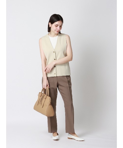 SUIT SQUARE（スーツスクエア）の「CHANTOWA ピンタックテーパードパンツ ウォッシャブル ストレッチツイル 無地（スラックス・レディース・ベージュ系/ブラック系/カーキ系/パープル系・42(13号)/36(7号)/38(9号)/40(11号)）」の22枚目の写真