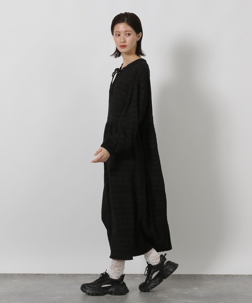 LAKOLE(ラコレ)の「モールストライプカフタンワンピース / 598274(ワンピース・レディース・ダークブラウン/アイボリー/ブラック・FREE)」の4枚目の写真