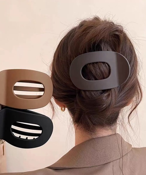 ONEP STAR(ワンピスター)の「マットカラーワイドヘアクリップ(バレッタ/ヘアクリップ・レディース・ベージュ/テラコッタ/ライトブラウン/オフホワイト/ブラック・FREE)」の10枚目の写真