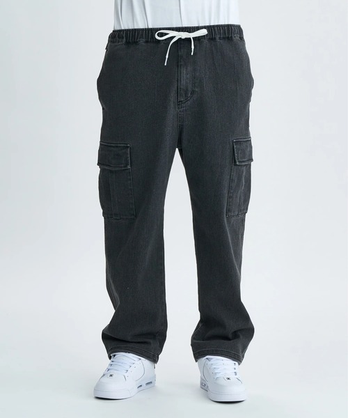 DC SHOES(ディーシーシューズ)の「25 WIDE CARGO PANT /DCストレッチウエストゴムワイド裾ドローコード付きシルエットカーゴパンツ(カーゴパンツ・メンズ・ブラック系その他/カーキ/ブラック/ライトブルー/インディゴブルー・X-LARGE/MEDIUM/LARGE)」の1枚目の写真