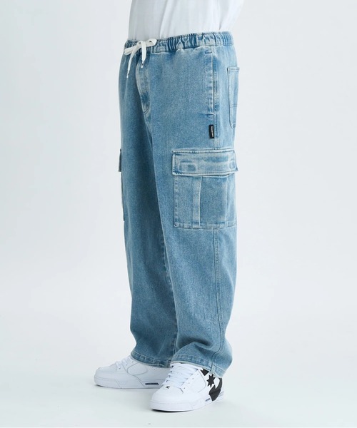 DC SHOES(ディーシーシューズ)の「25 WIDE CARGO PANT /DCストレッチウエストゴムワイド裾ドローコード付きシルエットカーゴパンツ(カーゴパンツ・メンズ・ブラック系その他/カーキ/ブラック/ライトブルー/インディゴブルー・X-LARGE/MEDIUM/LARGE)」の4枚目の写真