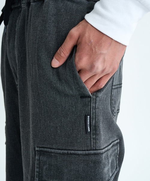 DC SHOES(ディーシーシューズ)の「25 WIDE CARGO PANT /DCストレッチウエストゴムワイド裾ドローコード付きシルエットカーゴパンツ(カーゴパンツ・メンズ・ブラック系その他/カーキ/ブラック/ライトブルー/インディゴブルー・X-LARGE/MEDIUM/LARGE)」の12枚目の写真