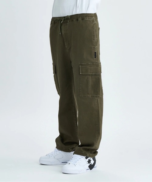 DC SHOES(ディーシーシューズ)の「25 WIDE CARGO PANT /DCストレッチウエストゴムワイド裾ドローコード付きシルエットカーゴパンツ(カーゴパンツ・メンズ・ブラック系その他/カーキ/ブラック/ライトブルー/インディゴブルー・X-LARGE/MEDIUM/LARGE)」の17枚目の写真