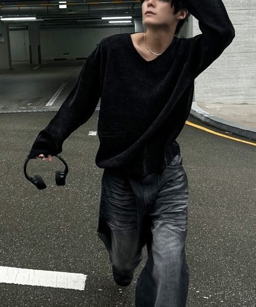 COSYHARU(コシハル)の「ブリンVネックカットオフニット(ニット/セーター・メンズ・ブラック/アイボリー/グレー/ブラウン・FREE)」の18枚目の写真
