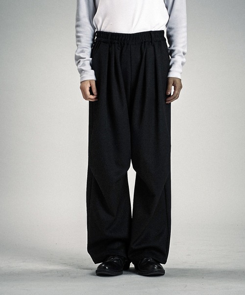 NO ID.（ノーアイディ）の「【NO ID.】Two-Tuck Easy Parachute Trousers / ツータック イージー パラシュート トラウザーズ（スラックス・メンズ・ブラック/グレー/ブラウン・2/1）」の22枚目の写真