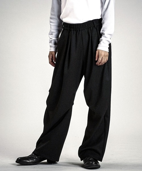 NO ID.（ノーアイディ）の「【NO ID.】Two-Tuck Easy Parachute Trousers / ツータック イージー パラシュート トラウザーズ（スラックス・メンズ・ブラック/グレー/ブラウン・2/1）」の17枚目の写真