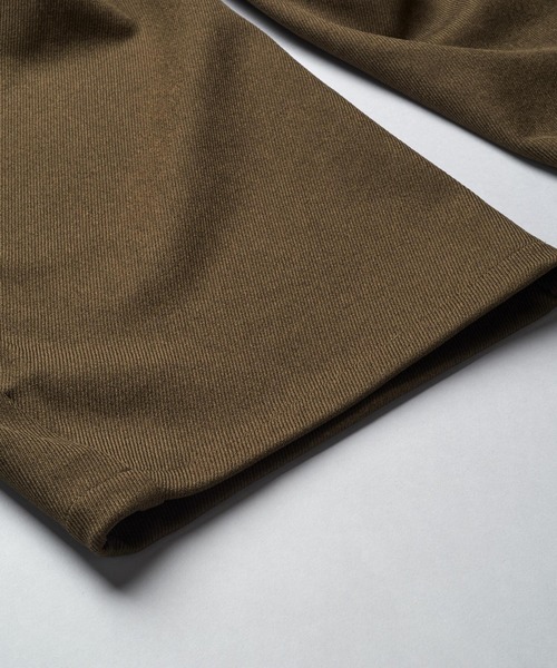 NO ID.（ノーアイディ）の「【NO ID.】Two-Tuck Easy Parachute Trousers / ツータック イージー パラシュート トラウザーズ（スラックス・メンズ・ブラック/グレー/ブラウン・2/1）」の8枚目の写真