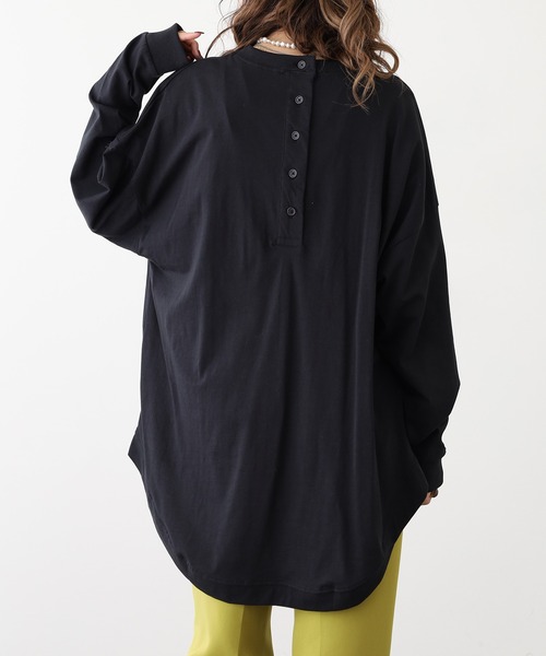 myke(ミーカ)の「myke 後ろヘンリ―ラウンドヘムロンT(Tシャツ/カットソー・レディース・カーキ/ブラック/オフホワイト・M)」の21枚目の写真