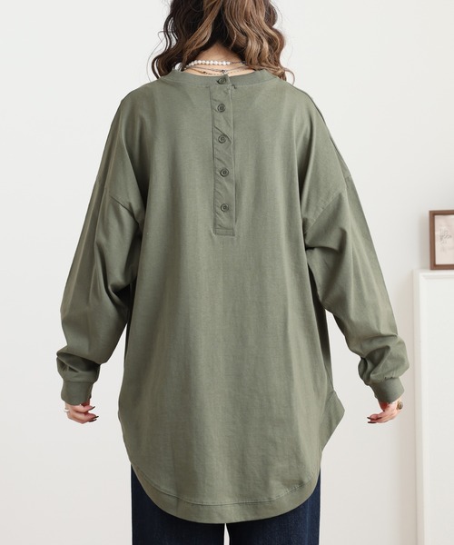 myke(ミーカ)の「myke 後ろヘンリ―ラウンドヘムロンT(Tシャツ/カットソー・レディース・カーキ/ブラック/オフホワイト・M)」の13枚目の写真
