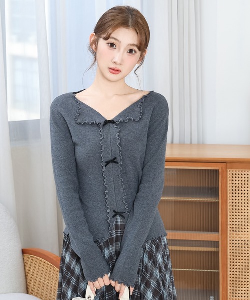 Anely(アネリー)の「フロント リボン Vネック リブ ラメ ニット プルオーバー(ニット/セーター・レディース・グレー/ブラック/アイボリー・FREE)」の1枚目の写真
