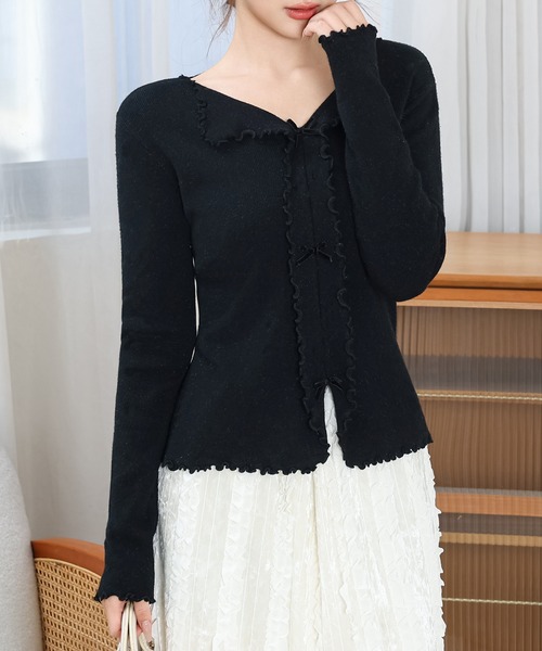 Anely(アネリー)の「フロント リボン Vネック リブ ラメ ニット プルオーバー(ニット/セーター・レディース・グレー/ブラック/アイボリー・FREE)」の3枚目の写真
