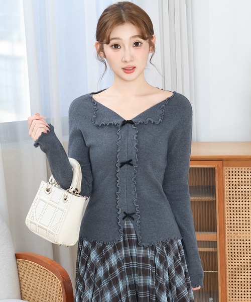 Anely(アネリー)の「フロント リボン Vネック リブ ラメ ニット プルオーバー(ニット/セーター・レディース・グレー/ブラック/アイボリー・FREE)」の5枚目の写真