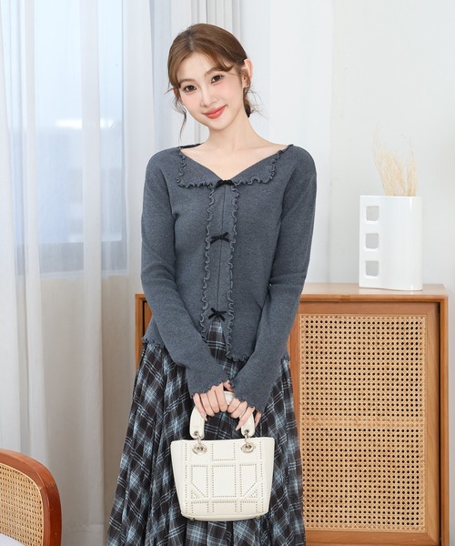 Anely(アネリー)の「フロント リボン Vネック リブ ラメ ニット プルオーバー(ニット/セーター・レディース・グレー/ブラック/アイボリー・FREE)」の7枚目の写真