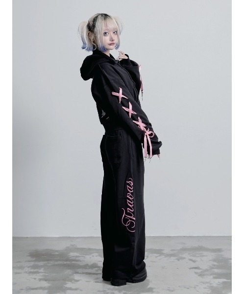 TRAVAS TOKYO/トラバス トーキョー』ロゴ刺繍セットアップ