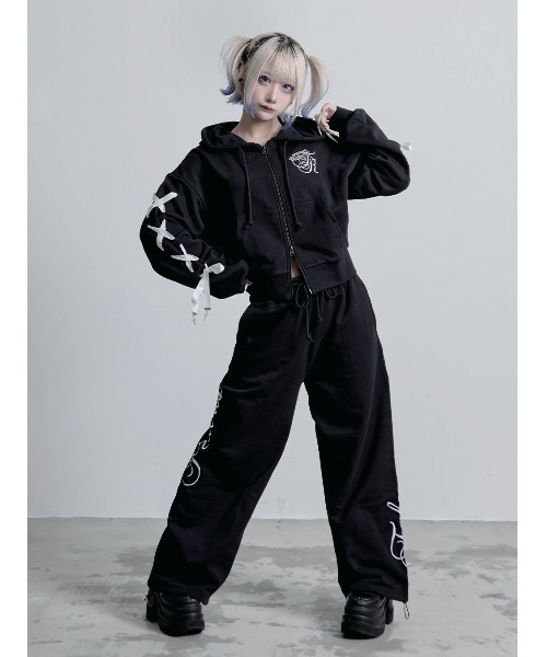 TRAVAS TOKYO/トラバス トーキョー』ロゴ刺繍セットアップ