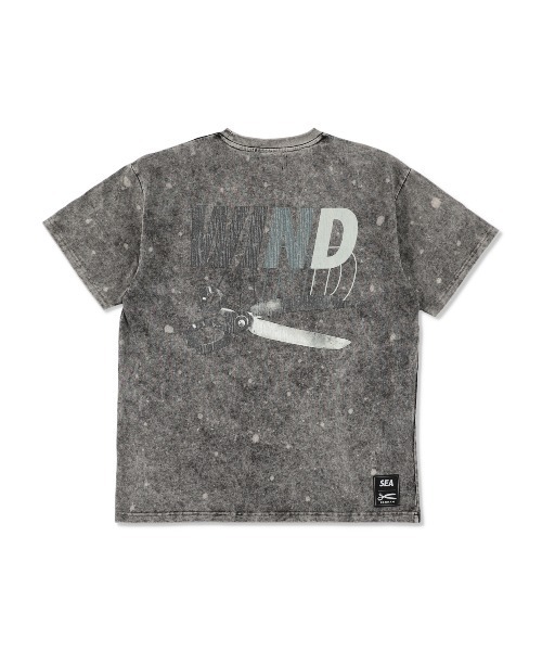 WIND AND SEA(ウィンダンシー)の「DENHAM x WDS (WIND) Sulfer Tee(Tシャツ/カットソー・メンズ・グレー・L)」の1枚目の写真