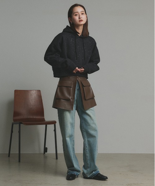 ad thie（アドティエ）の「裏起毛 ショート丈 ラメ フーディーパーカー（パーカー・レディース・ネイビー/ブラック/ブラウン・FREE）」の12枚目の写真